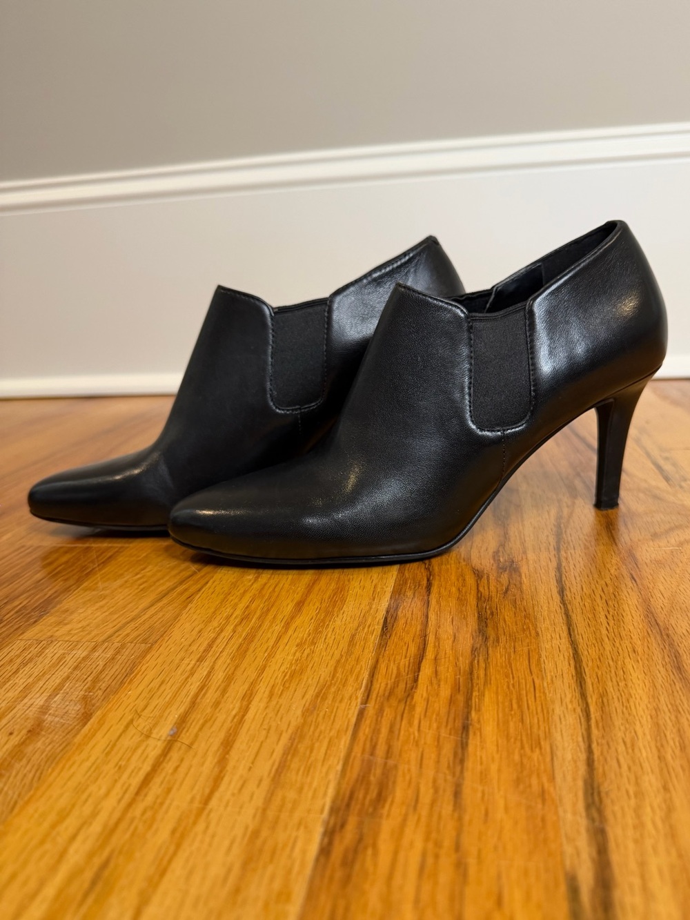 Cole Haan Black Leather Pointed Toe Ankle Booties Size 8B